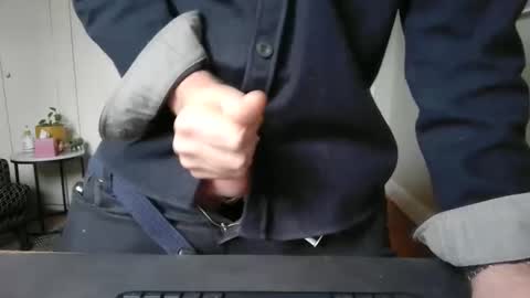 Snapshot of commedesbears chatting on April 11, 1:21 am Comme online show from April 11, 1:21 am