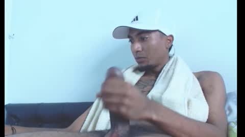 Snapshot of comoseria1927realg4life chatting on December 17, 2:45 pm comoseria1927realg4life online show from December 17, 2:45 pm