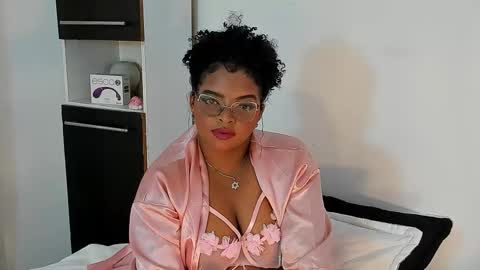 conielaurenth online show from December 3, 10:02 am