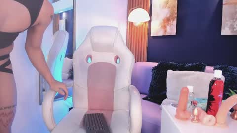 Snapshot of connor_kings chatting on June 7, 8:01 pm Connor online show from June 7, 8:01 pm
