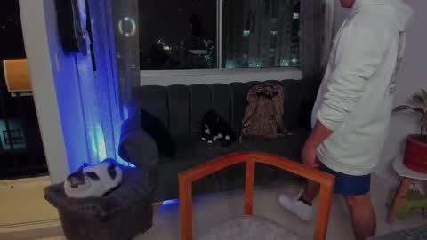 Connor Smith online show from September 22, 2:35 am