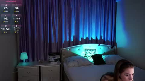 Hello im Sofia Welcme to my room .More hugs and kiss for you online show from September 9, 8:19 pm