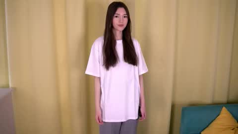 Snapshot of consuelabrasington chatting on March 16, 8:29 am Ellie online show from March 16, 8:29 am