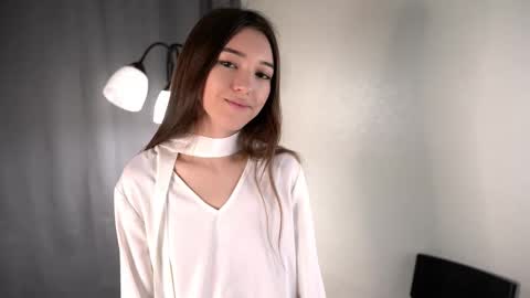 Snapshot of consuelabrasington chatting on March 19, 9:24 am Ellie online show from March 19, 9:24 am