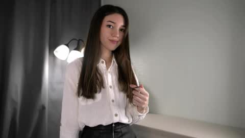 Snapshot of consuelabrasington chatting on March 29, 8:25 am Ellie online show from March 29, 8:25 am