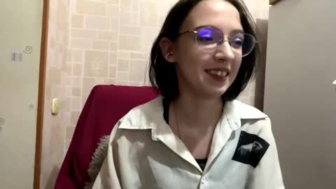 Snapshot of consuelamcelwaine chatting on March 3, 8:37 pm consuelamcelwaine online show from March 3, 8:37 pm