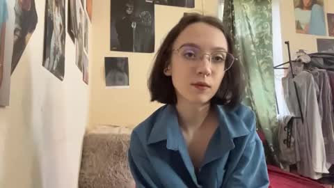 Snapshot of consuelamcelwaine chatting on March 5, 1:40 pm consuelamcelwaine online show from March 5, 1:40 pm