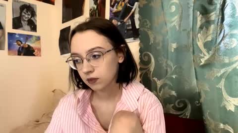 Snapshot of consuelamcelwaine chatting on March 16, 2:32 pm consuelamcelwaine online show from March 16, 2:32 pm