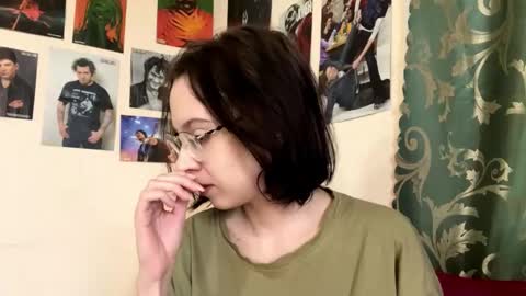 Snapshot of consuelamcelwaine chatting on March 24, 7:57 am consuelamcelwaine online show from March 24, 7:57 am