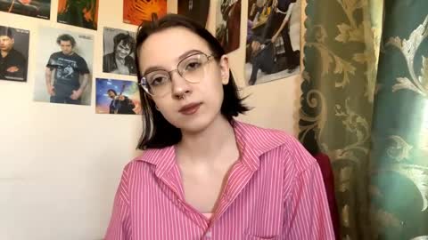 Snapshot of consuelamcelwaine chatting on April 6, 11:00 am consuelamcelwaine online show from April 6, 11:00 am