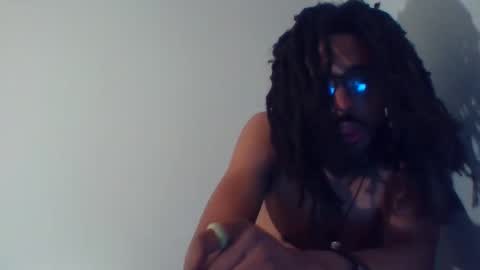 Snapshot of convertibl chatting on April 2, 4:43 am convertibl online show from April 2, 4:43 am