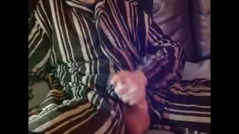 Snapshot of coolbreeze420842217 chatting on December 18, 8:04 pm coolbreeze420 online show from December 18, 8:04 pm