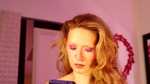 Snapshot of coolteacher chatting on October 29, 8:27 am Ginger The Cringer online show from October 29, 8:27 am