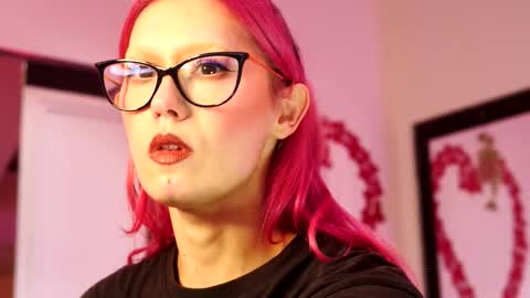 Snapshot of coolteacher chatting on November 22, 10:03 am Ginger The Cringer online show from November 22, 10:03 am