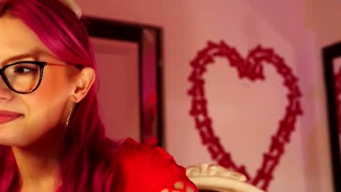 Snapshot of coolteacher chatting on December 18, 8:53 am Ginger The Cringer online show from December 18, 8:53 am