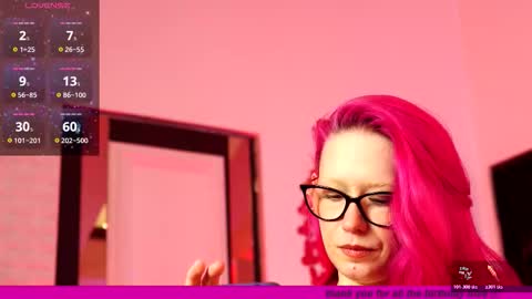 Snapshot of coolteacher chatting on February 26, 9:41 am Ginger The Cringer online show from February 26, 9:41 am