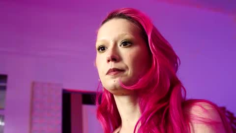 Snapshot of coolteacher chatting on March 19, 10:52 am Ginger The Cringer online show from March 19, 10:52 am