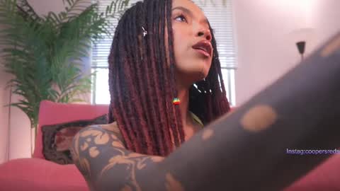 Snapshot of cooper_reds chatting on February 14, 8:37 pm ROSELL 3 online show from February 14, 8:37 pm