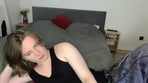 Snapshot of cooperfuzz chatting on June 17, 12:57 am Nick online show from June 17, 12:57 am