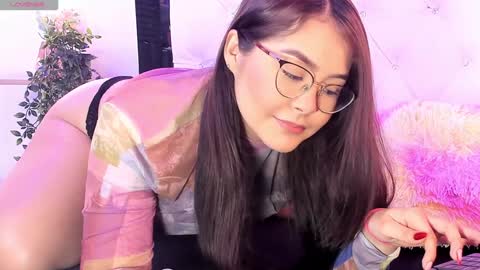 Snapshot of corachandler chatting on December 8, 3:24 pm Cora online show from December 8, 3:24 pm