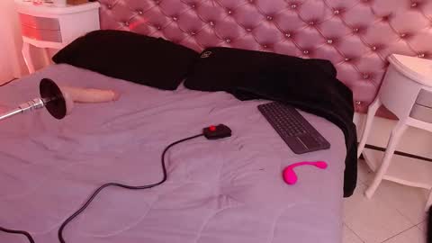 Snapshot of coralgh_ chatting on September 21, 12:18 pm Coral online show from September 21, 12:18 pm