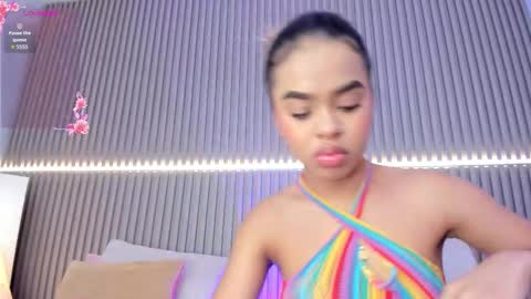 coralineross_ online show from October 4, 10:57 am
