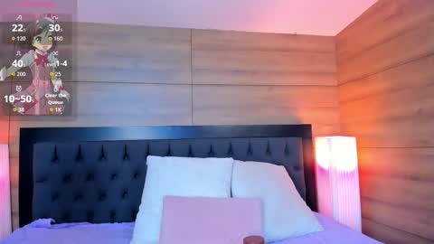 coralineross_ online show from December 18, 11:27 am