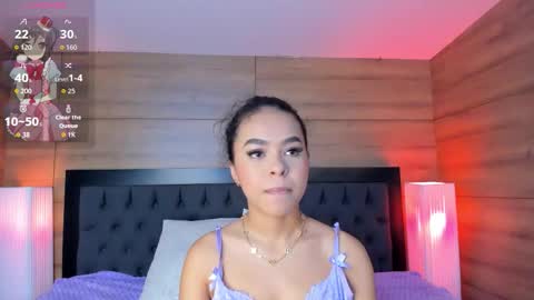 coralineross_ online show from December 22, 11:40 am