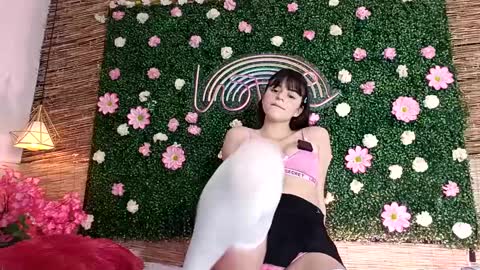Snapshot of coralinexxx07 chatting on September 13, 12:21 am Coraline uwu Bienvenidos al dulce mundo de Coraline Hola amores soy Coraline Una chica tierna juguetona online show from September 13, 12:21 am
