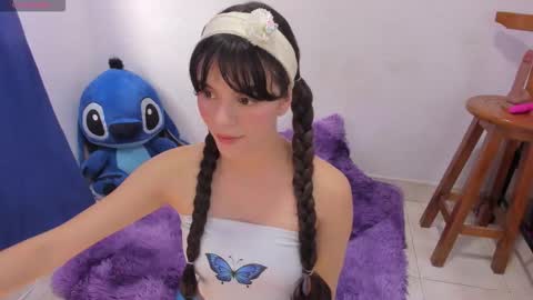 Snapshot of coralinexxx07 chatting on September 18, 9:06 pm Coraline uwu Bienvenidos al dulce mundo de Coraline Hola amores soy Coraline Una chica tierna juguetona online show from September 18, 9:06 pm
