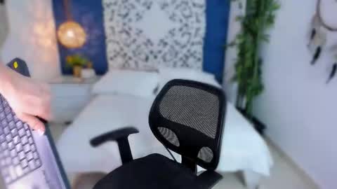   online show from October 21, 12:06 pm