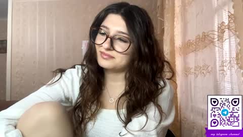 Snapshot of coreycorcoran chatting on April 21, 12:44 pm Elisheva online show from April 21, 12:44 pm