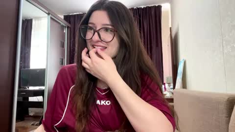 Snapshot of coreycorcoran chatting on May 17, 12:56 pm Elisheva online show from May 17, 12:56 pm