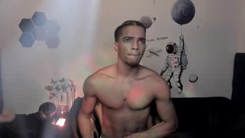 CoreyGlover online show from December 16, 9:25 am