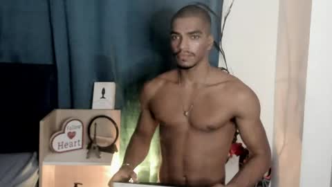 Snapshot of coreyglover chatting on May 23, 7:24 am CoreyGlover online show from May 23, 7:24 am