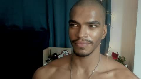 Snapshot of coreyglover chatting on June 4, 8:09 am CoreyGlover online show from June 4, 8:09 am
