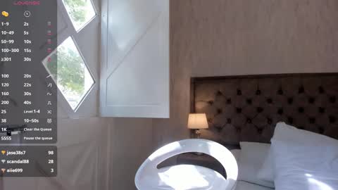 corinabrown_ online show from February 20, 3:19 pm