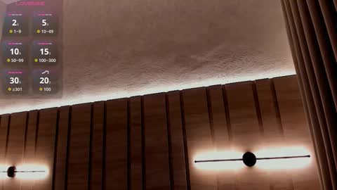 corinabrown_ online show from September 24, 11:35 am