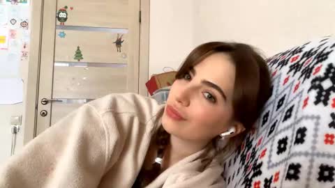 Sara online show from February 6, 11:46 am