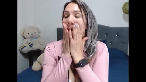 Snapshot of corinnasex chatting on December 3, 10:07 pm corinnasex online show from December 3, 10:07 pm