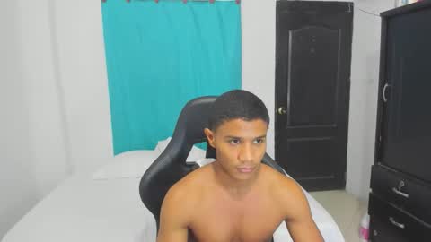 Ethan  online show from October 18, 12:35 am