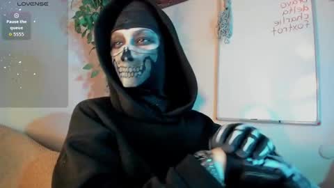 cos_operator online show from October 30, 7:14 pm