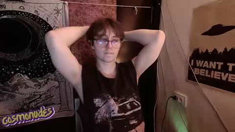 Snapshot of cosmonudes chatting on November 30, 6:12 pm Barry online show from November 30, 6:12 pm