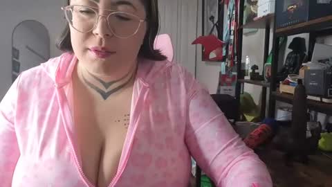 Snapshot of cosplaybruja305 chatting on July 26, 3:04 am Miss Mei online show from July 26, 3:04 am
