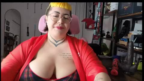 Snapshot of cosplaybruja305 chatting on July 28, 12:29 am Miss Mei online show from July 28, 12:29 am