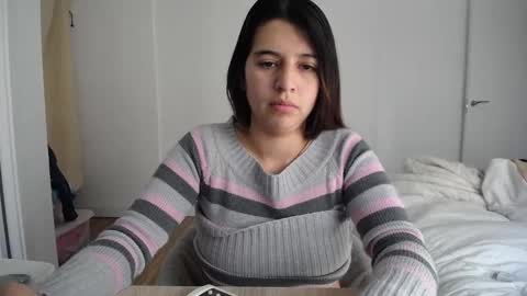 Snapshot of costantine_helena24 chatting on January 8, 1:31 pm costantine helena24 online show from January 8, 1:31 pm