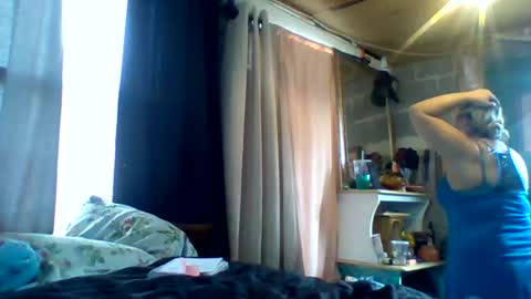 Snapshot of cotybonilla chatting on February 7, 6:34 pm Leftys Way online show from February 7, 6:34 pm