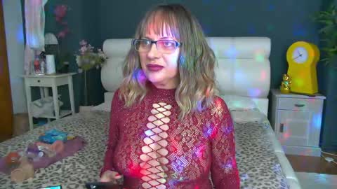 cougarmilf_ online show from May 18, 4:02 pm