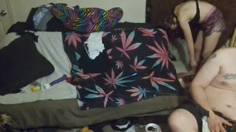 Snapshot of countryfuckers chatting on December 8, 9:57 am Alaskawildcouple online show from December 8, 9:57 am