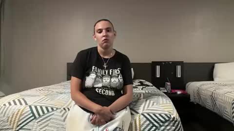 Alaskawildcouple online show from May 18, 6:08 am